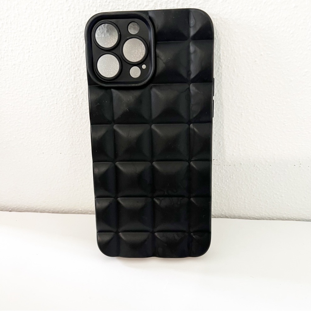 iPhone 13 Pro Max Black Diamond Quilted Cell Phone Case